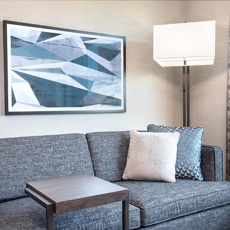 Holiday Inn Boston Logan Airport - Chelsea By Ihg Exteriör bild