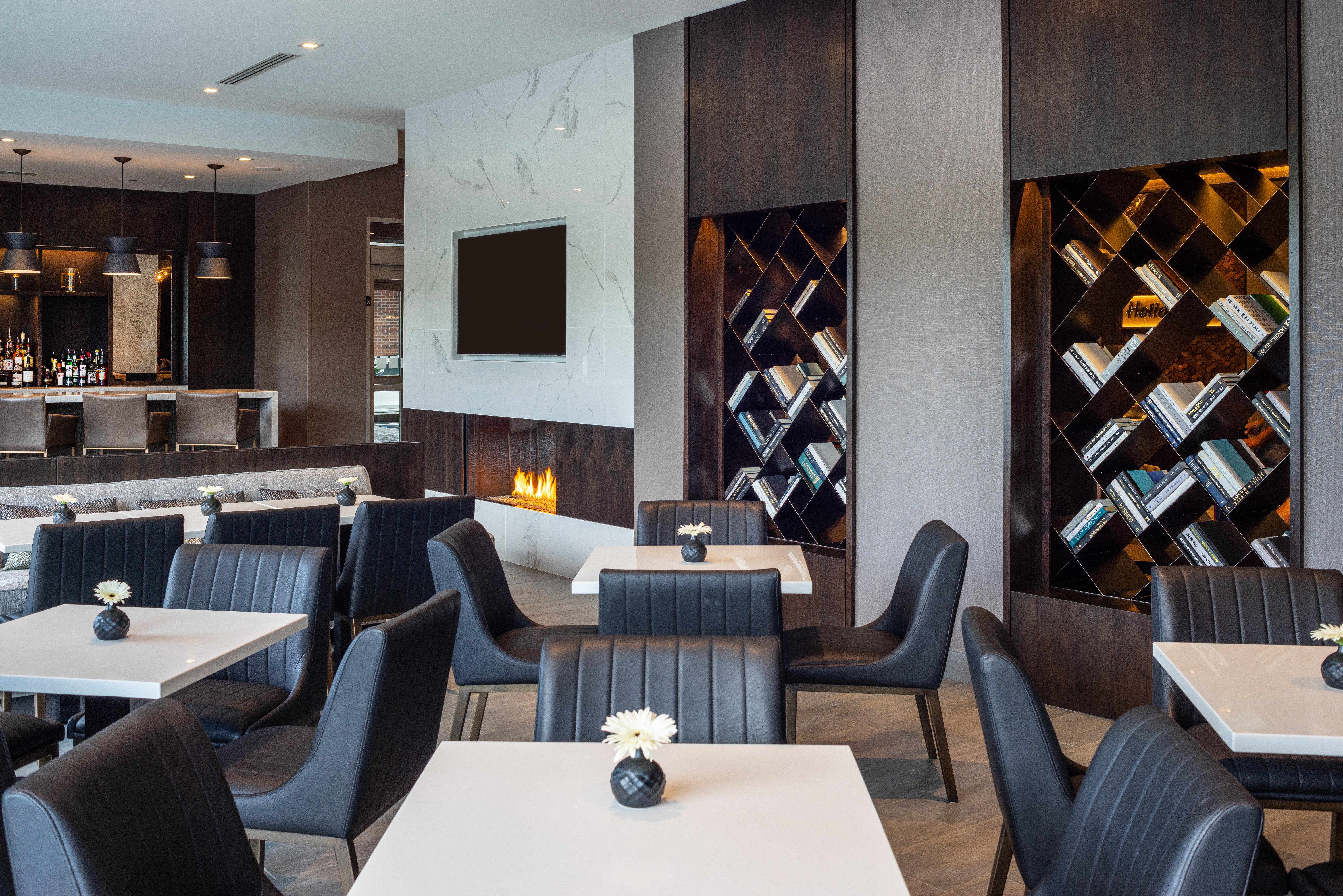 Holiday Inn Boston Logan Airport - Chelsea By Ihg Exteriör bild