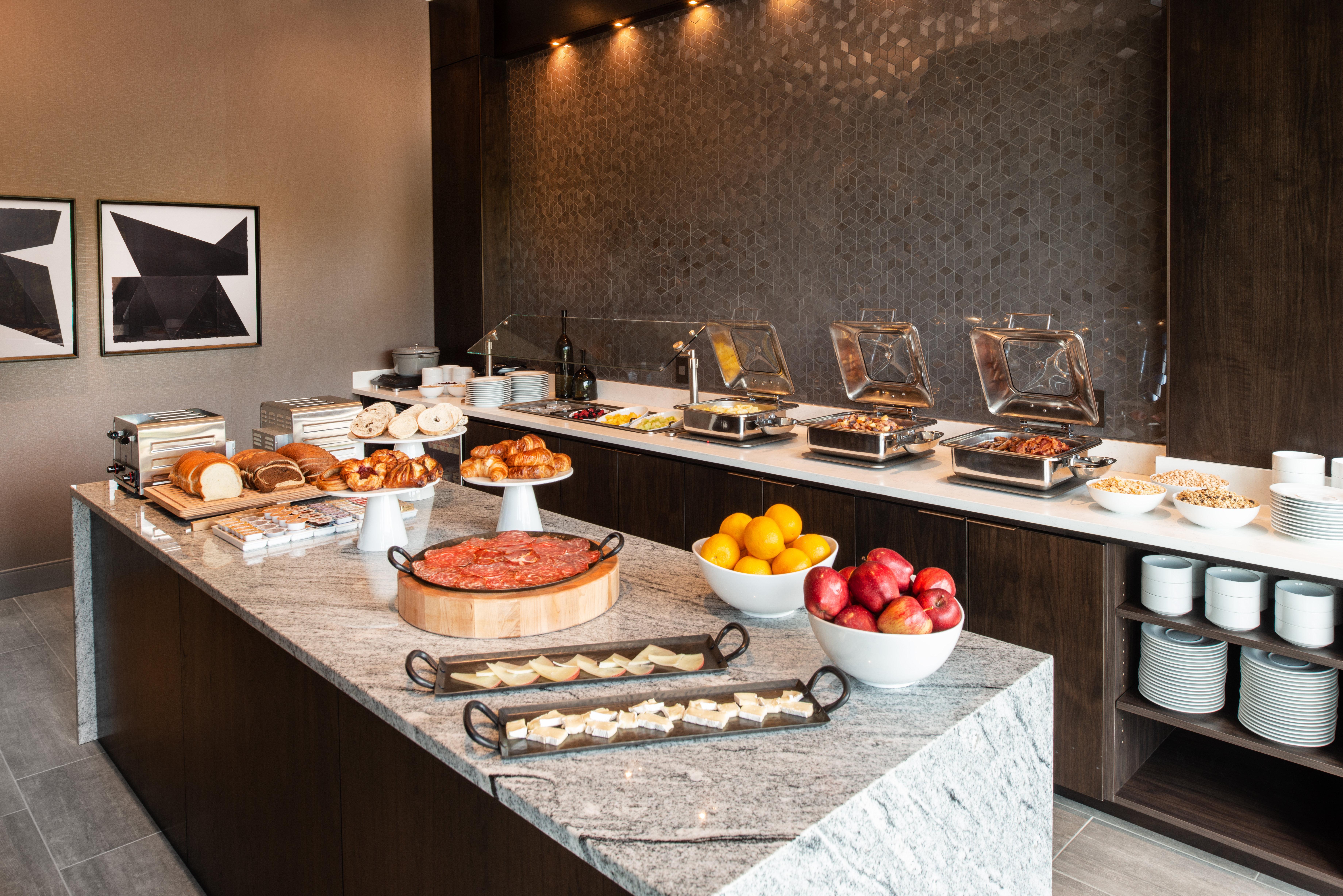 Holiday Inn Boston Logan Airport - Chelsea By Ihg Exteriör bild